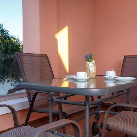 2 With A Pool And Views Apartment *