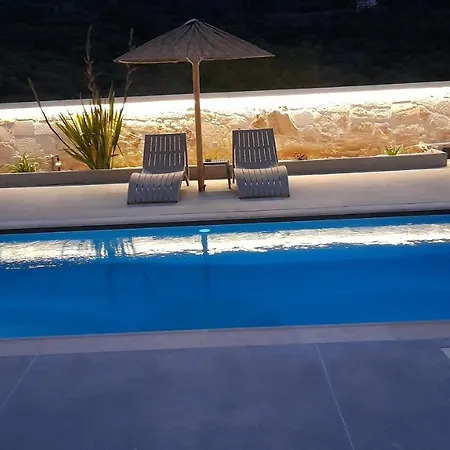 Apartment 2 With A Pool And Views Georgioupoli