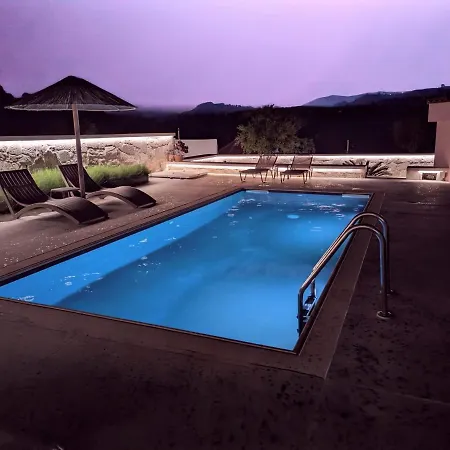 2 With A Pool And Views Georgioupoli