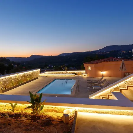 2 With A Pool And Views Georgioupoli